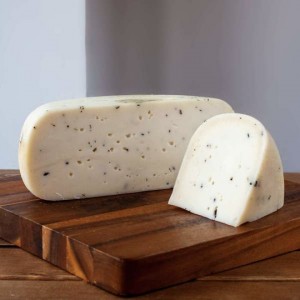 Сыр TARTUFO козий с трюфелем 48%